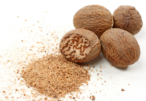 Nux moschata (Nutmeg)
